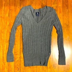 American Eagle Outfitters - Women’s Large Grey V-neck Sweater
